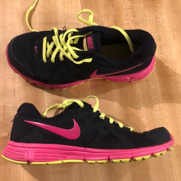 Nike Shoes - Nike Revolution 2 Ladies Sneakers 8.5
